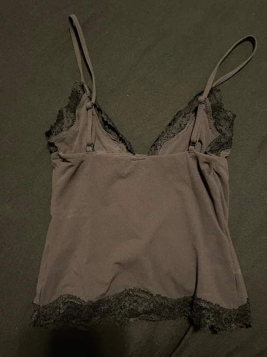 Black lace tank top - Picture 3 of 3